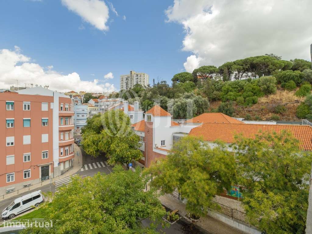 Apartamento T4, para remodelação total, em Arroios, Lisboa - Grande imagem: 3/19