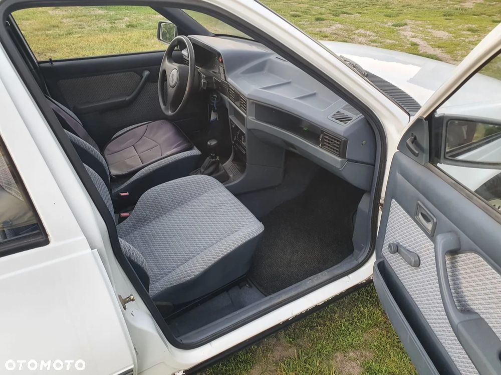 Opel Kadett E 1.4 CS - 6