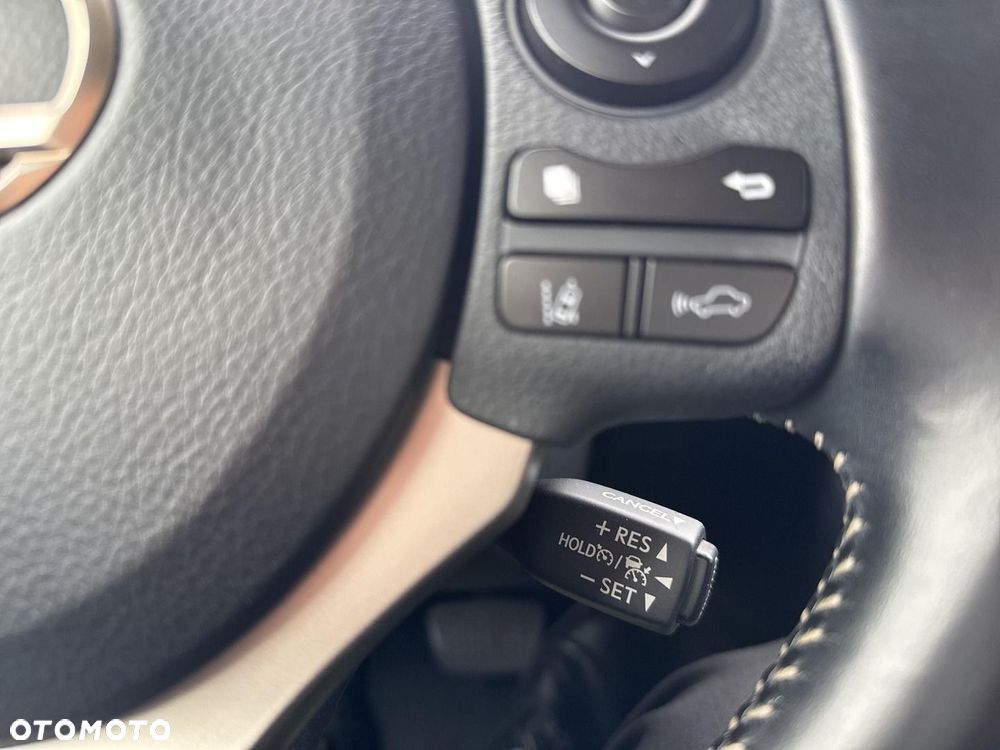 Lexus CT - 16