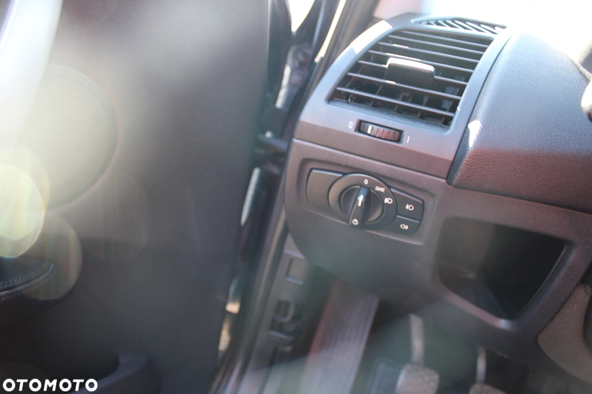 BMW Seria 1 120i - 29