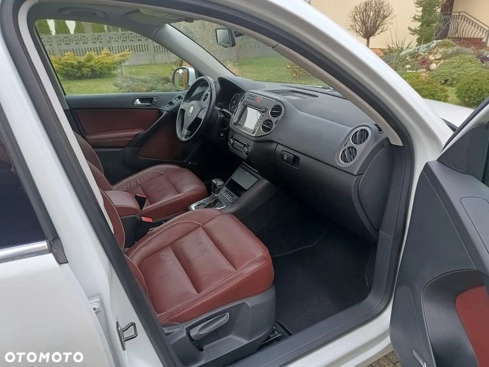 Volkswagen Tiguan ver-2-0-tdi-4mot-perfectline-r--style-dsg - 11