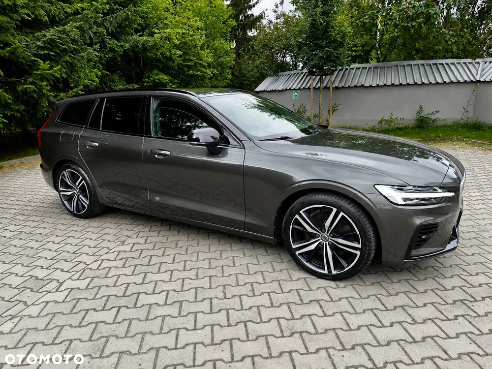 Volvo V60 T8 AWD Plug-In Hybrid R-Design - 3