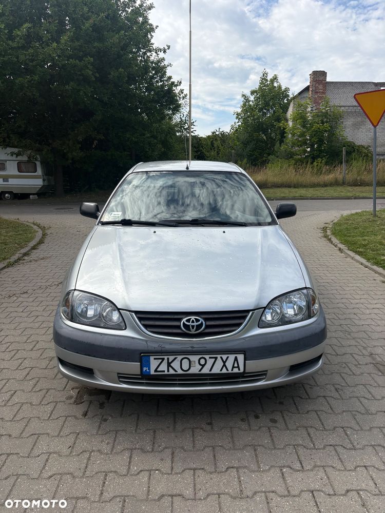 Toyota Avensis - 4