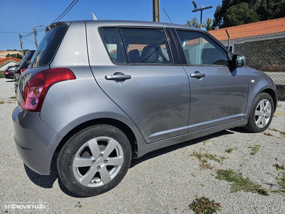 Suzuki Swift 1.3 DDiS Sport - 4