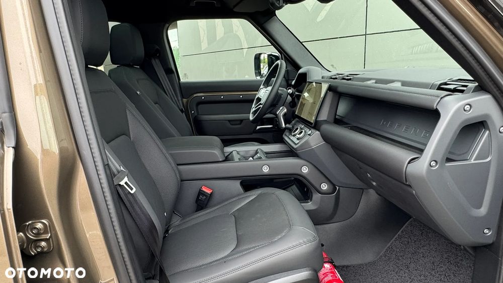 Land Rover Defender 3.0 D350 mHEV X-Dynamic SE - 14