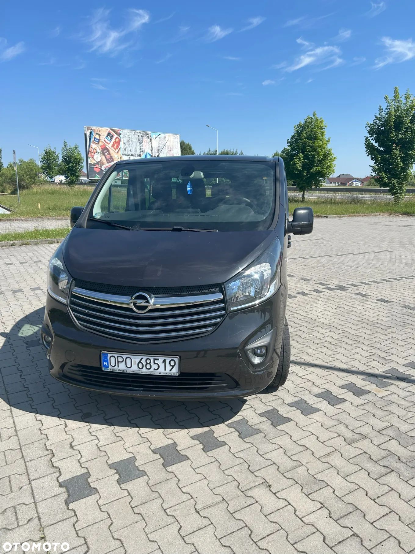 Opel Vivaro - 1