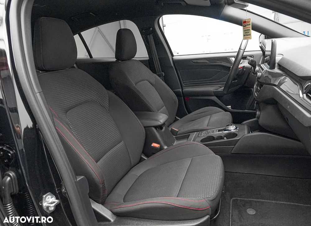 Ford Focus 1.5 EcoBoost ST-Line - 15