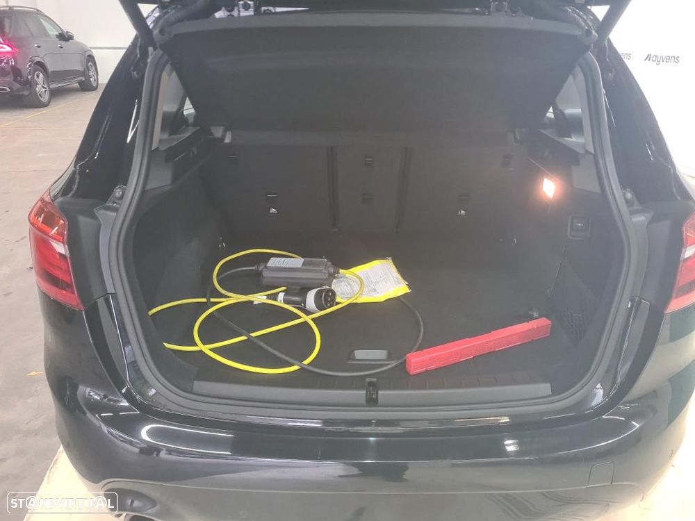 BMW 225xe Active Tourer - 10