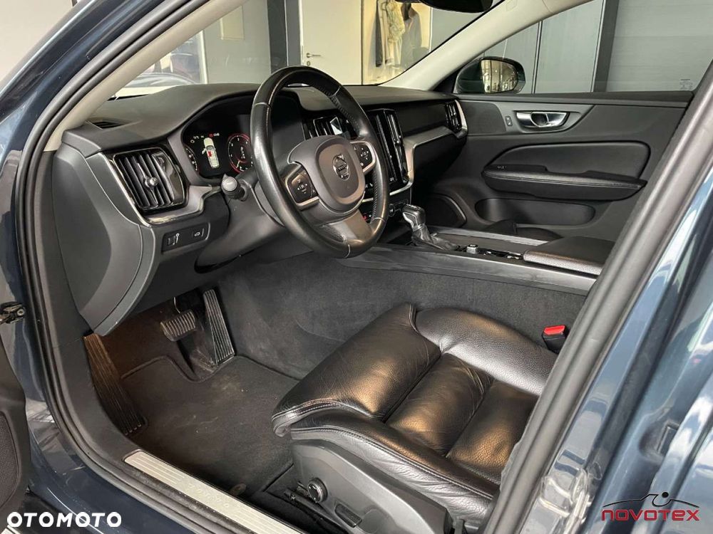 Volvo V60 D3 Momentum Pro - 7