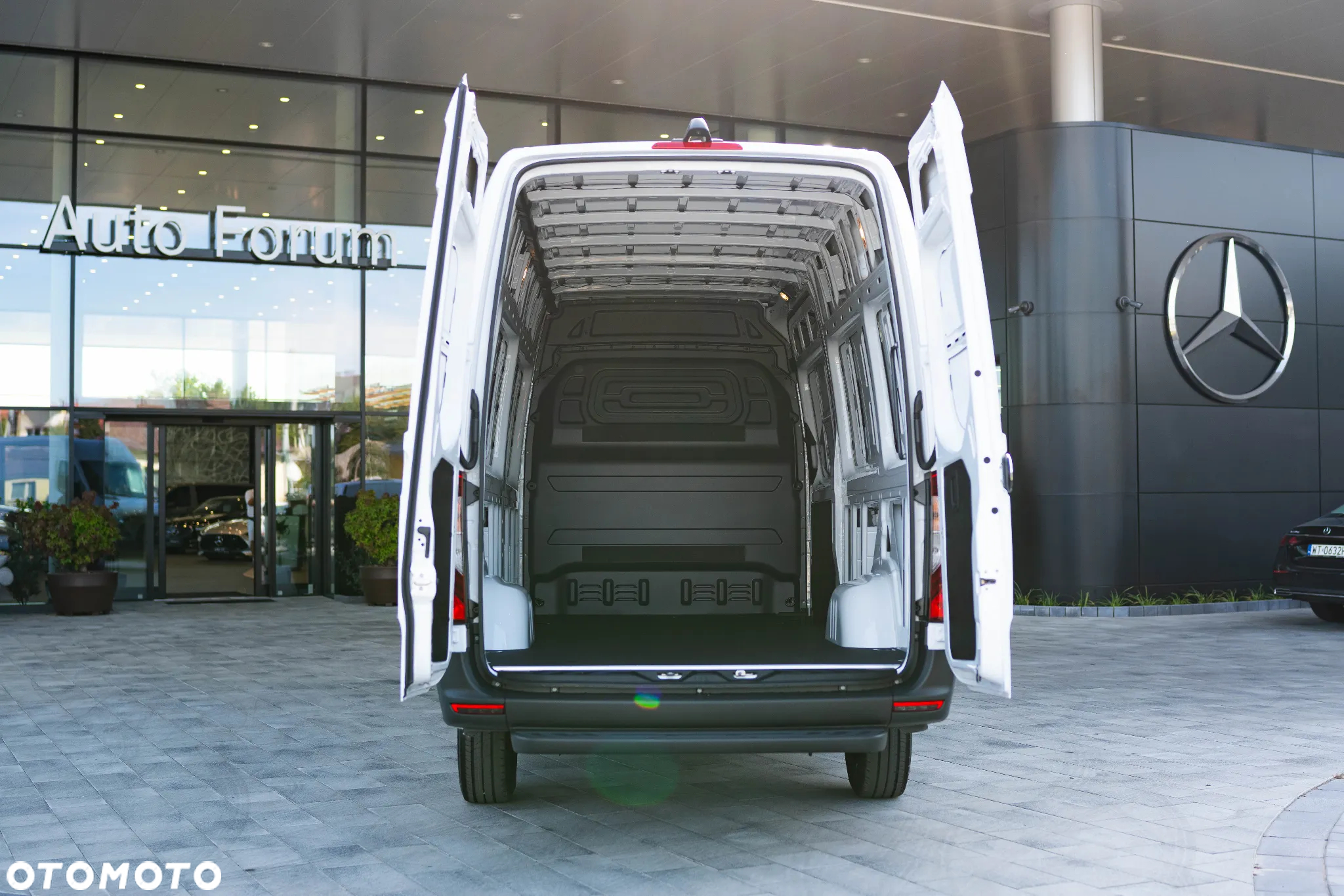 Mercedes-Benz eSprinter - 27