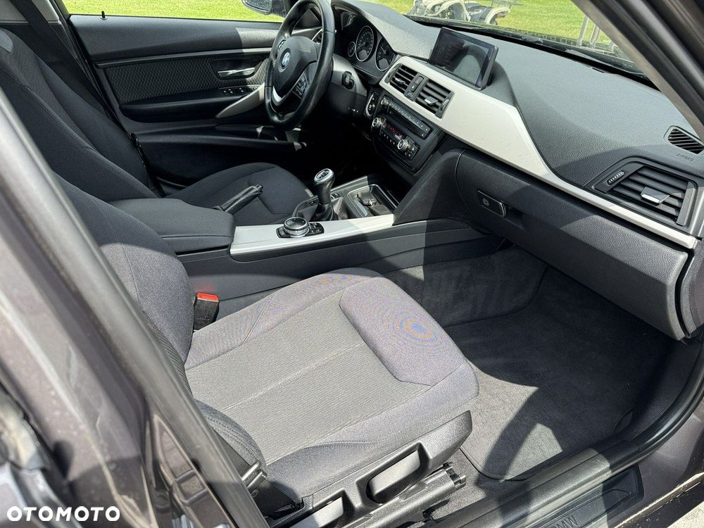 BMW Seria 3 318d Blue Performance Luxury Line - 24