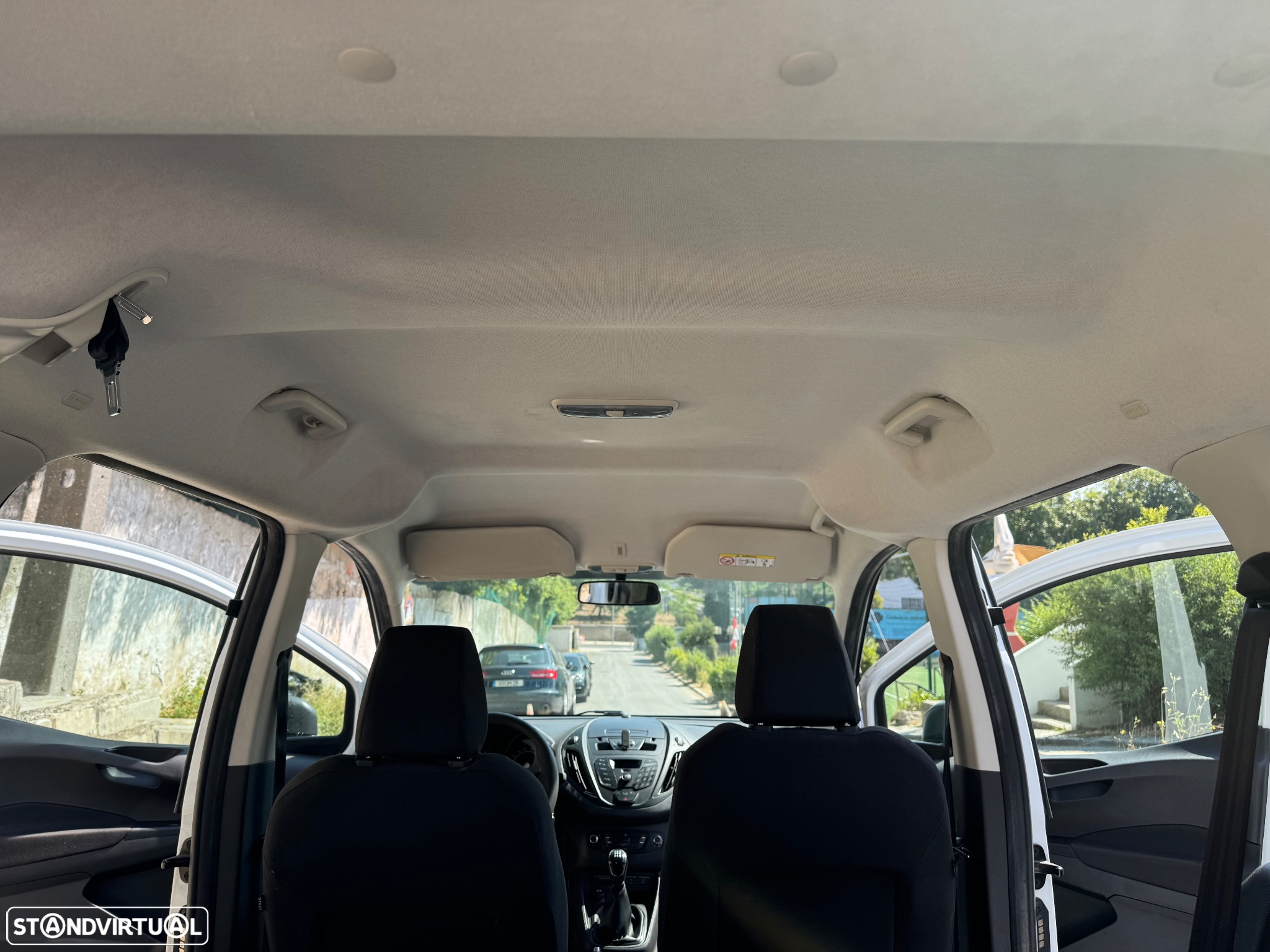 Ford Tourneo Courier 1.5 TDCi Ambiente - 26