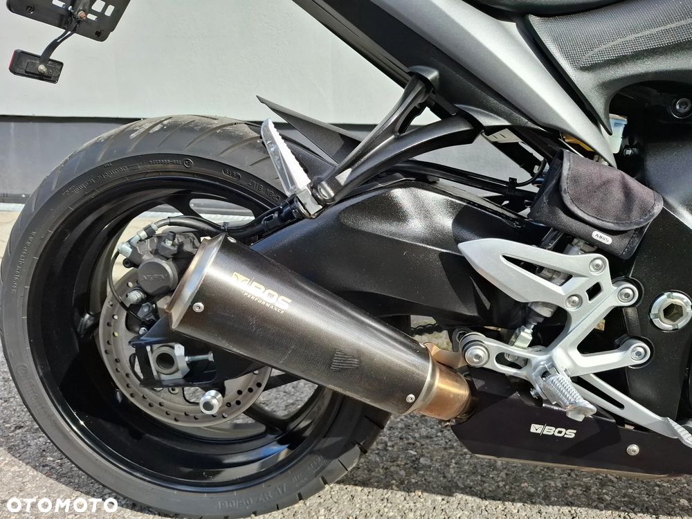 Suzuki GSX 1000 - 16