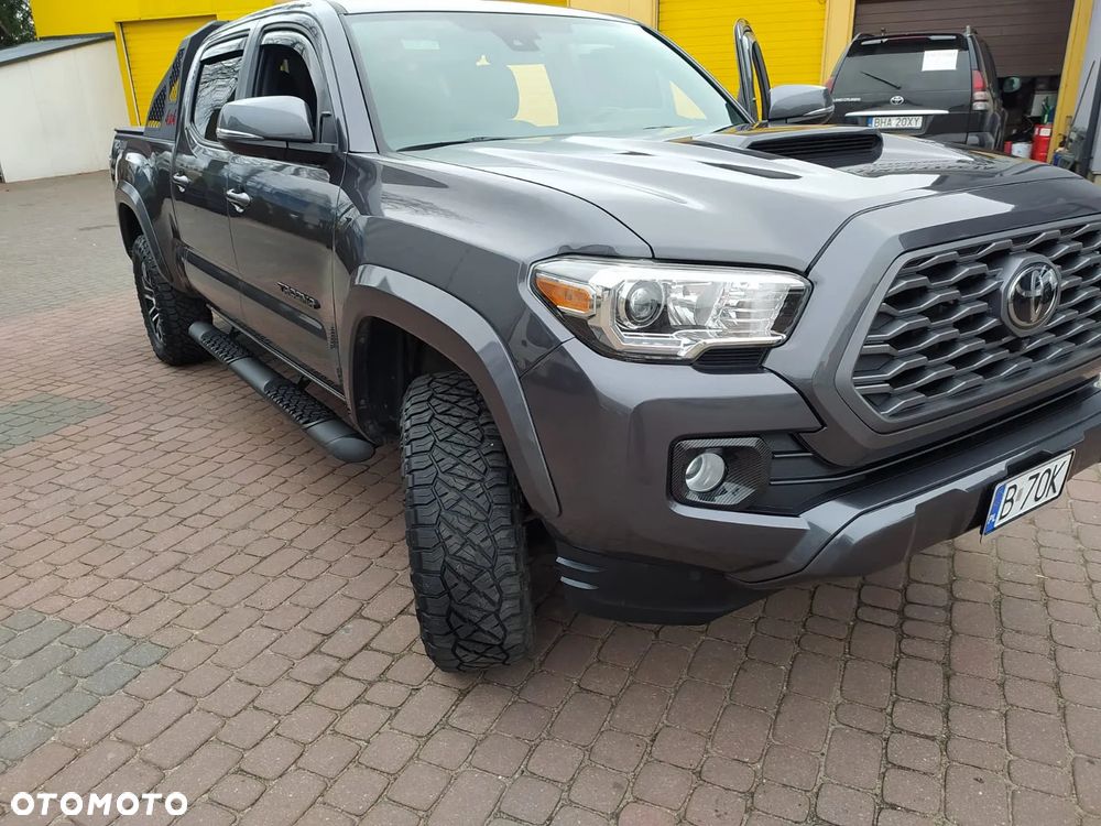 Toyota Tacoma - 2