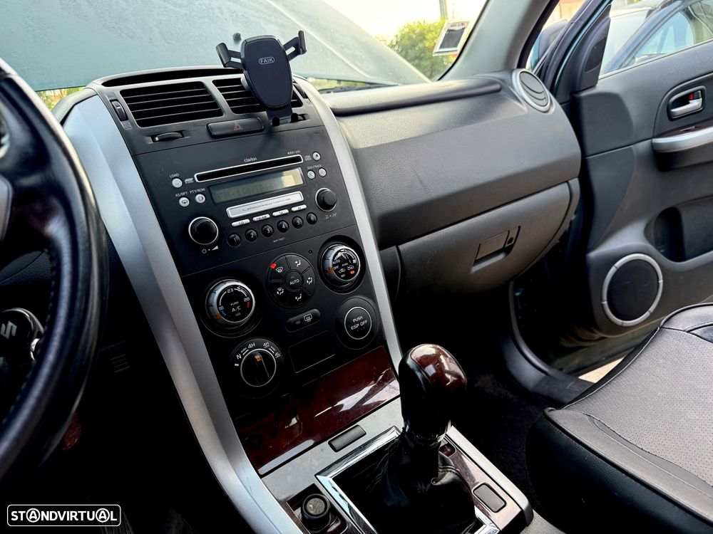 Suzuki Grand Vitara 1.9 DDiS X-Premium - 42