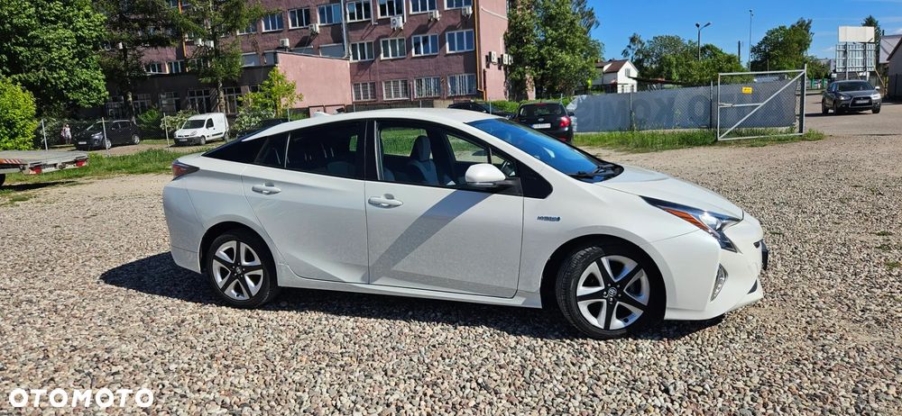 Toyota Prius Hybrid Executive - 7