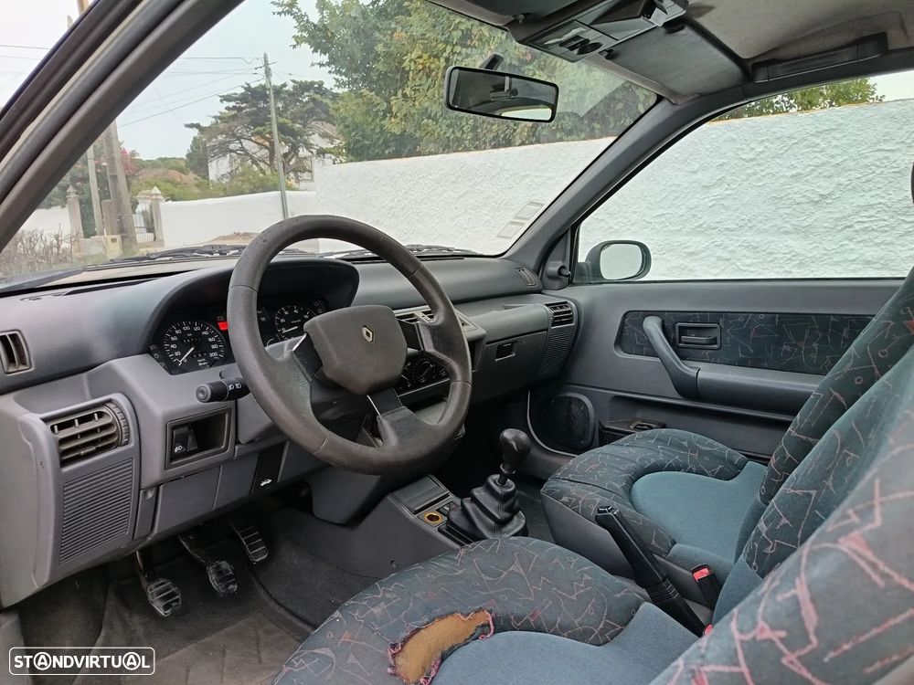 Renault Clio 1.2 Wind - 4