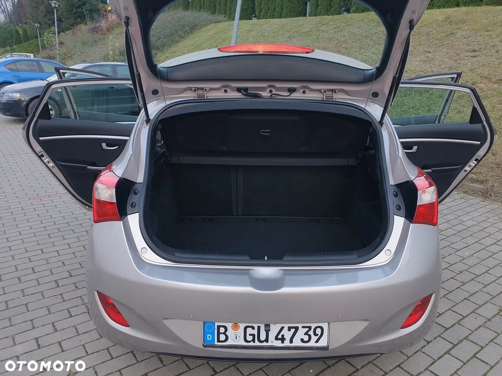 Hyundai i30 1.4 YES - 9