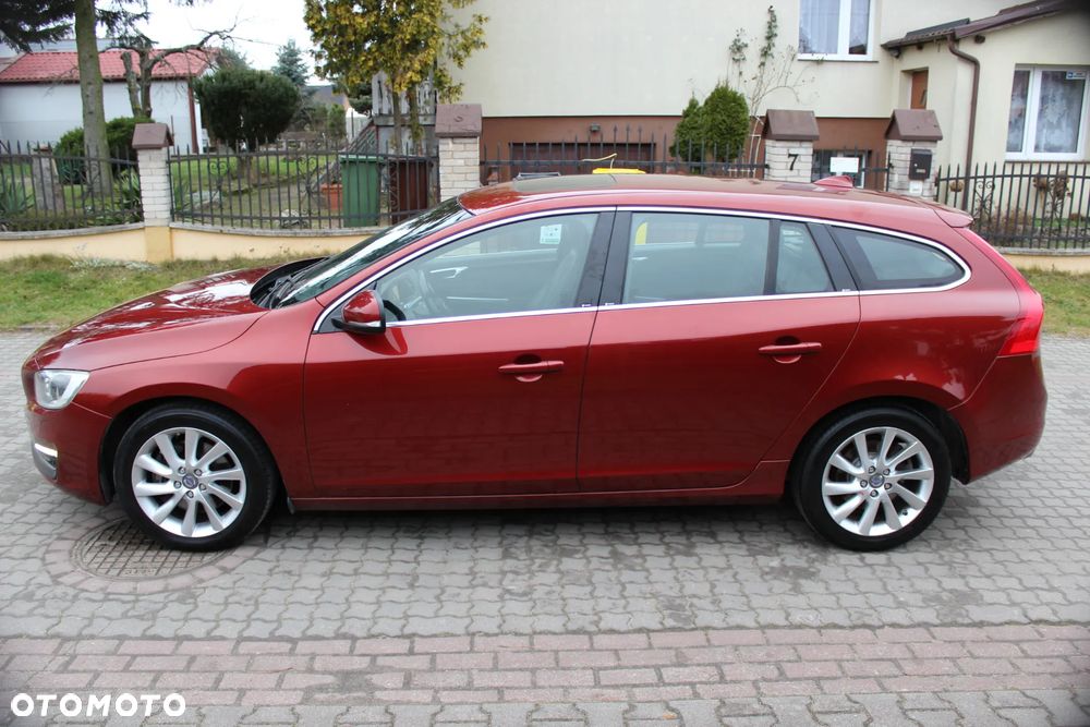 Volvo V60 D5 Geartronic Summum - 4