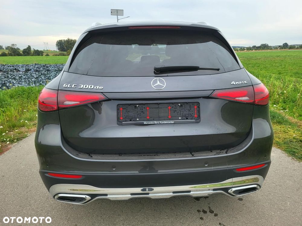 Mercedes-Benz GLC - 24