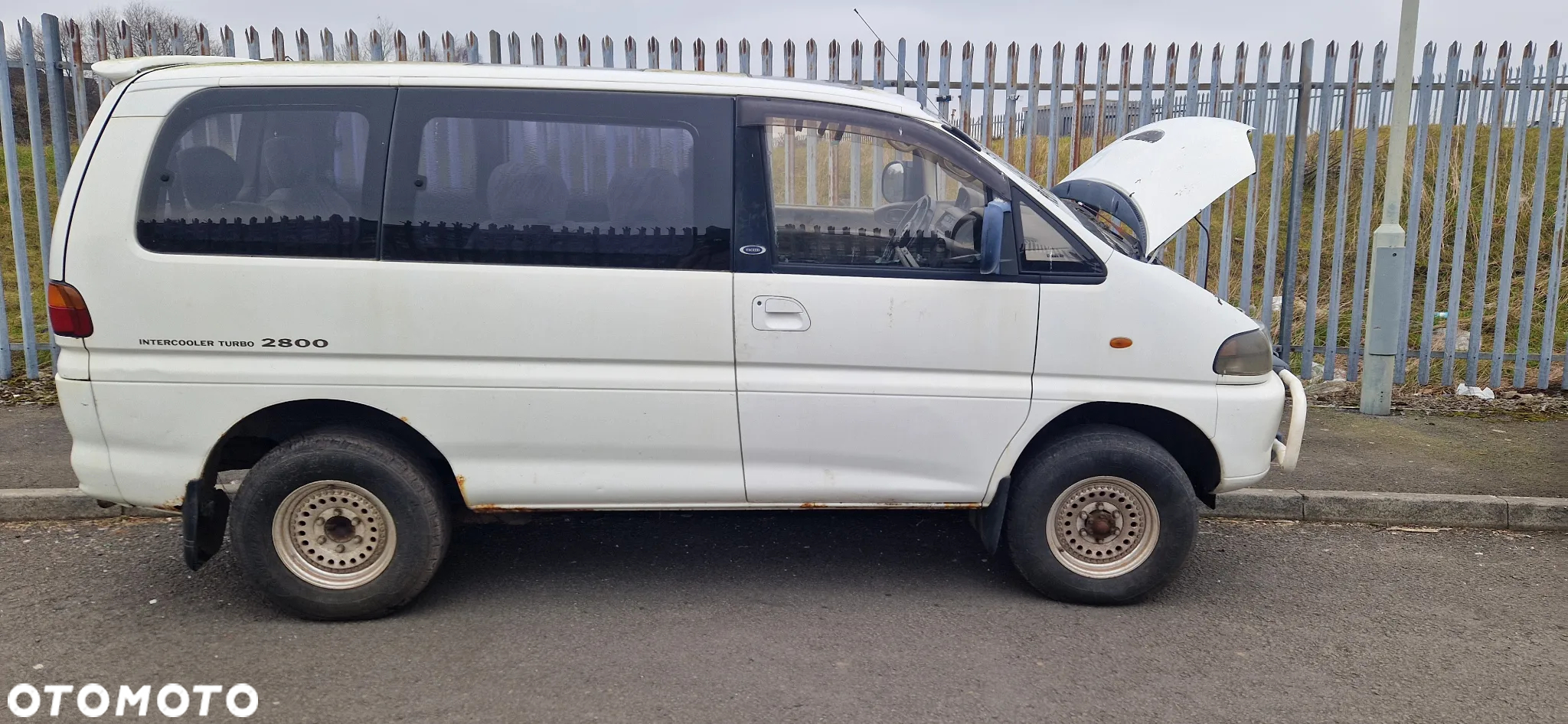 Mitsubishi L400 - 11