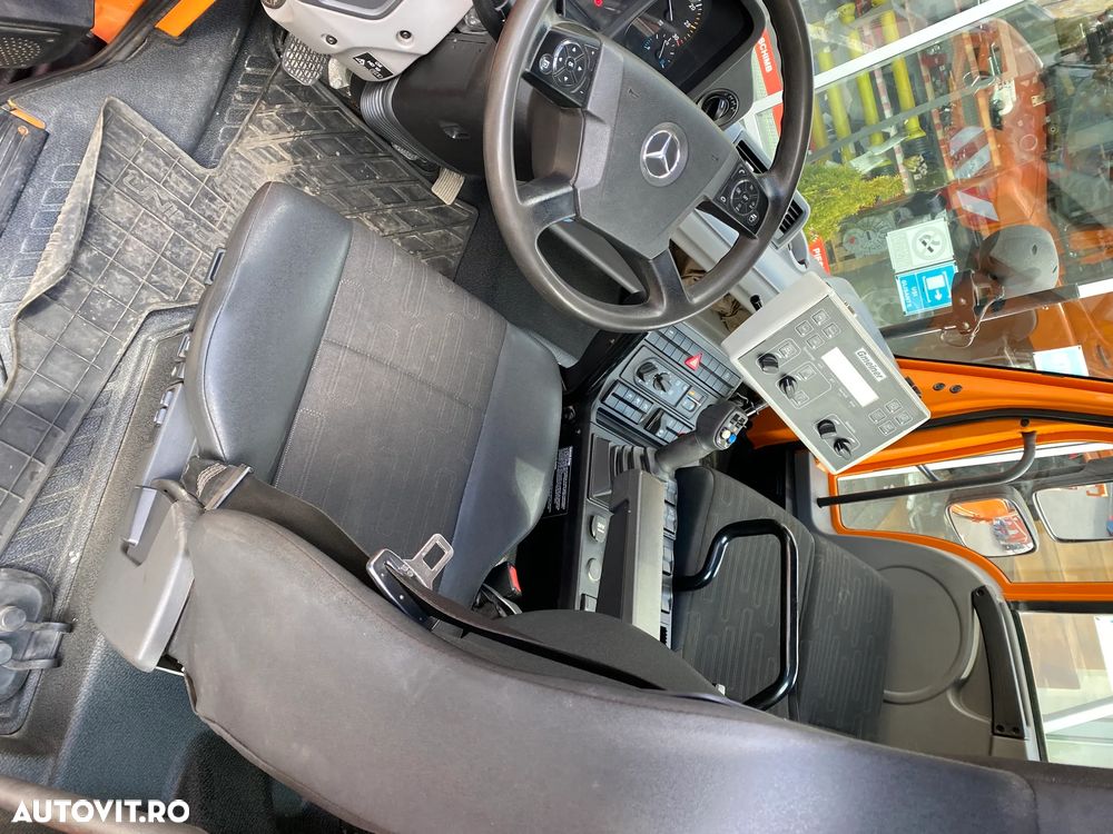 Mercedes-Benz UNIMOG U218 - 17