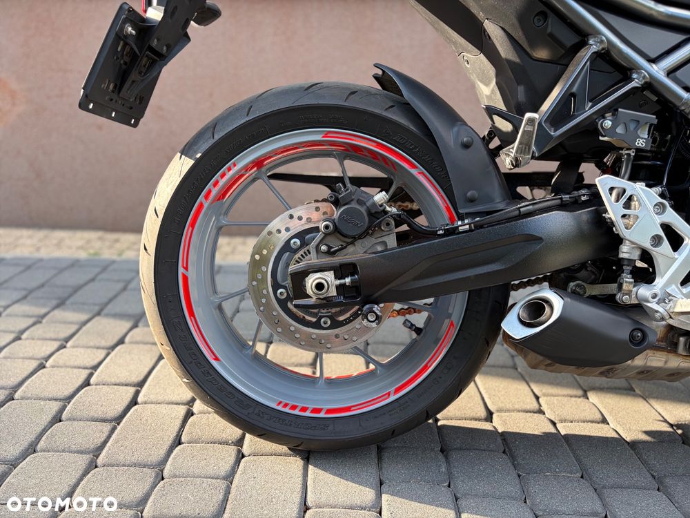 Suzuki GSX - 9