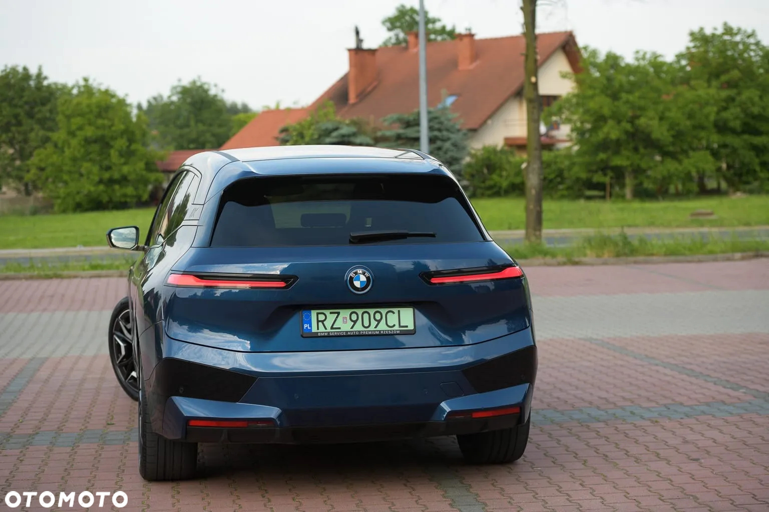 BMW iX - 23