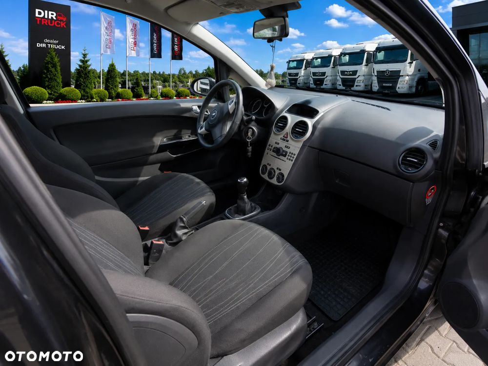 Opel Corsa 1.2 16V Cosmo - 13