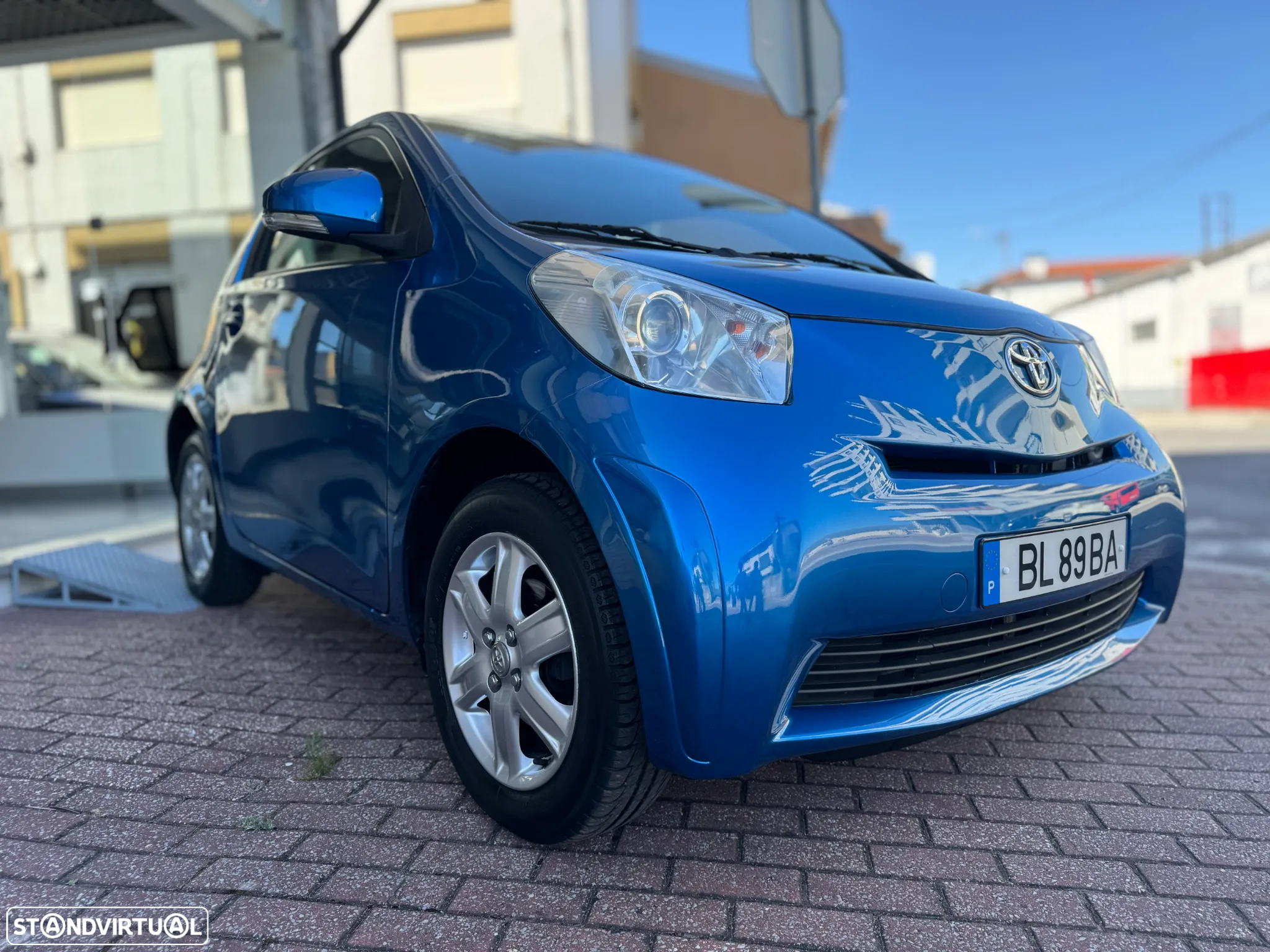 Toyota iQ 1.0 VVT-i 2 MultiDrive EP - 2