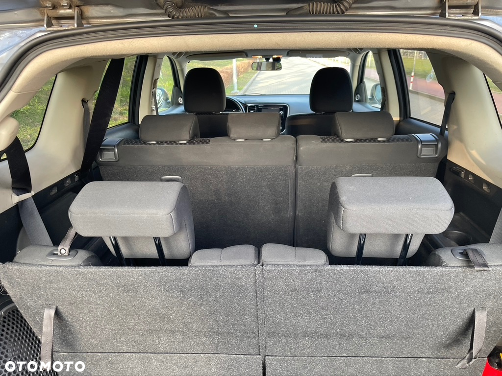 Mitsubishi Outlander 2.2 DID Intense + - 6