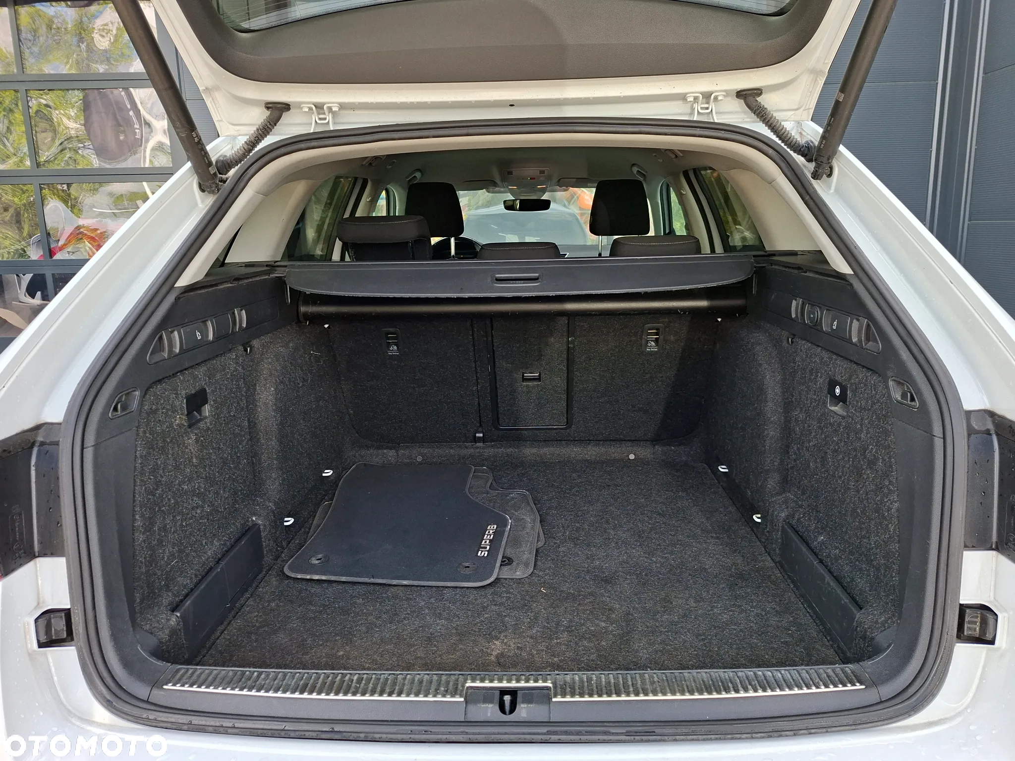 Skoda Superb 2.0 TDI SCR Ambition DSG - 16