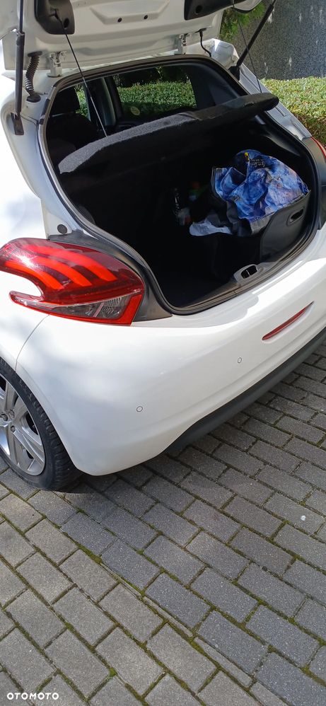 Peugeot 208 1.2 PureTech GPF Signature S&S EAT6 - 6
