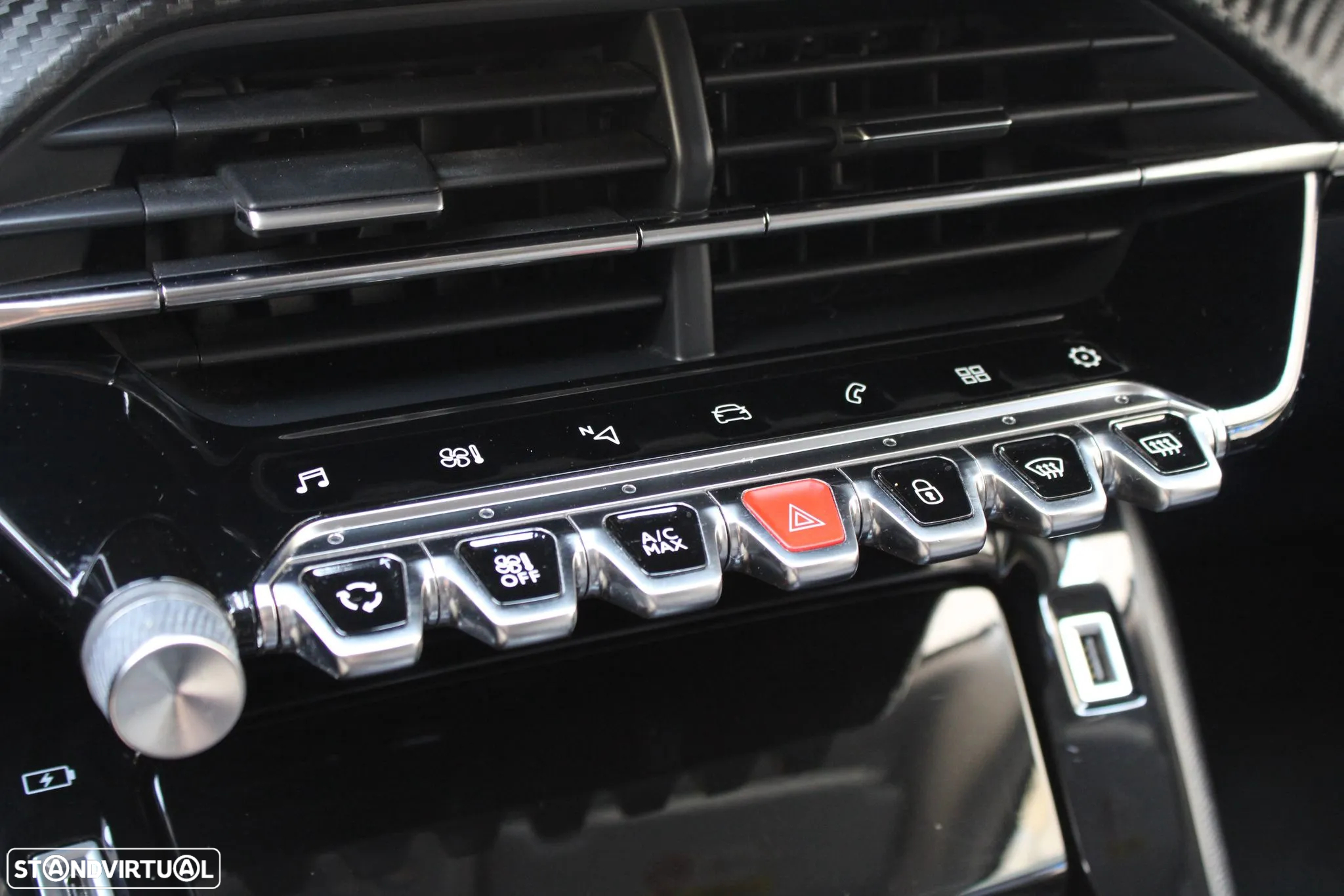 Peugeot 2008 1.2 PureTech Allure Pack EAT8 - 34