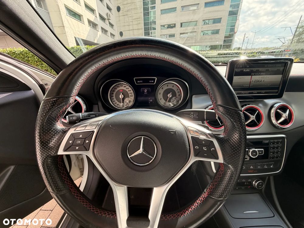 Mercedes-Benz GLA 200 7G-DCT AMG Line - 3