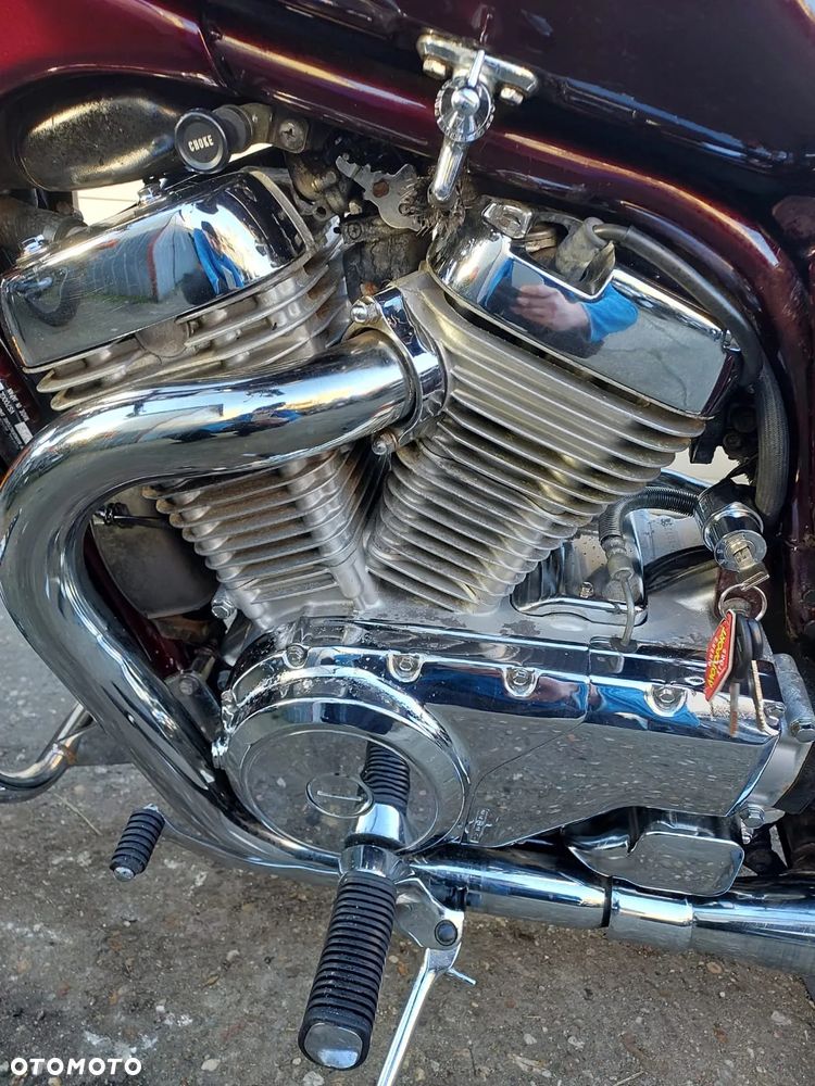 Suzuki Intruder - 27