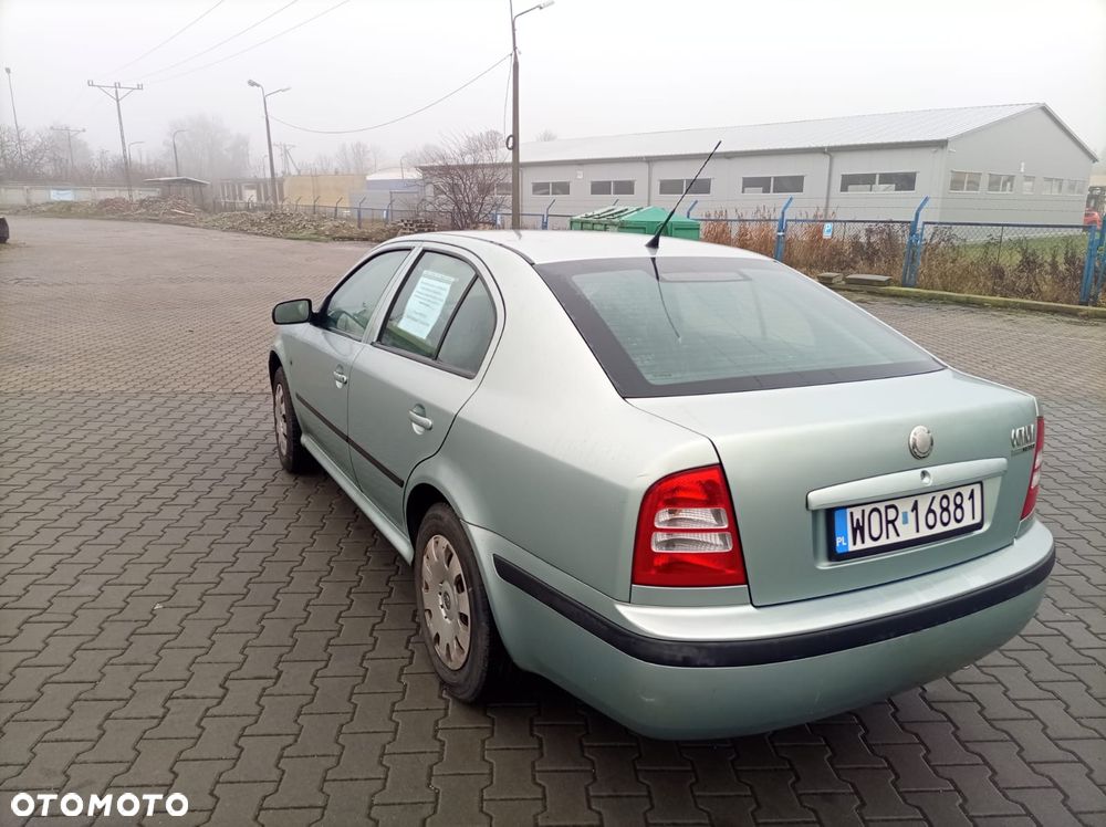Skoda Octavia 1.6 Tour - 4
