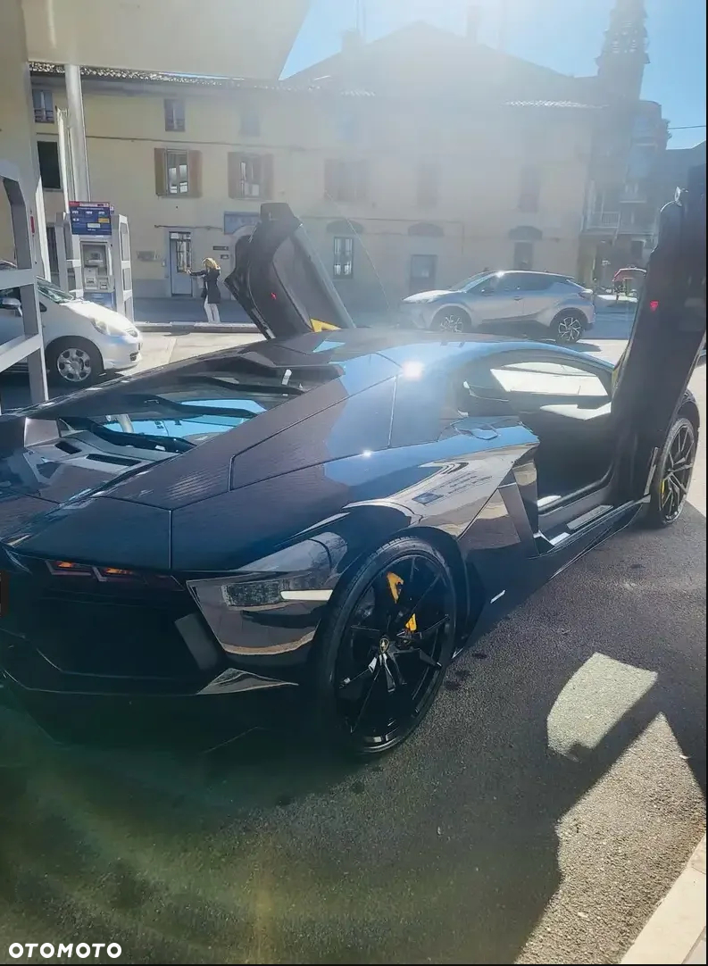 Lamborghini Aventador LP700-4 - 3