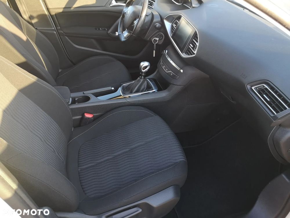 Peugeot 308 125 THP Active - 6