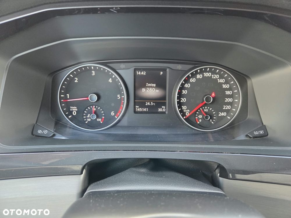 Volkswagen Multivan - 15