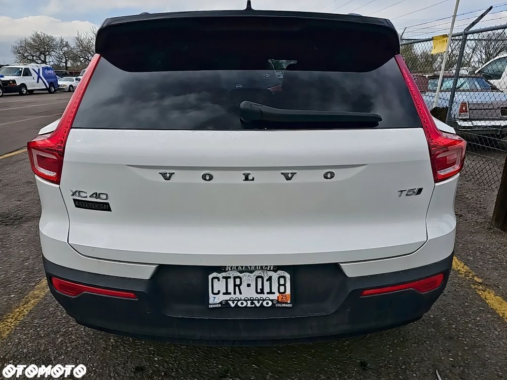 Volvo XC 40 T5 AWD R-Design - 4