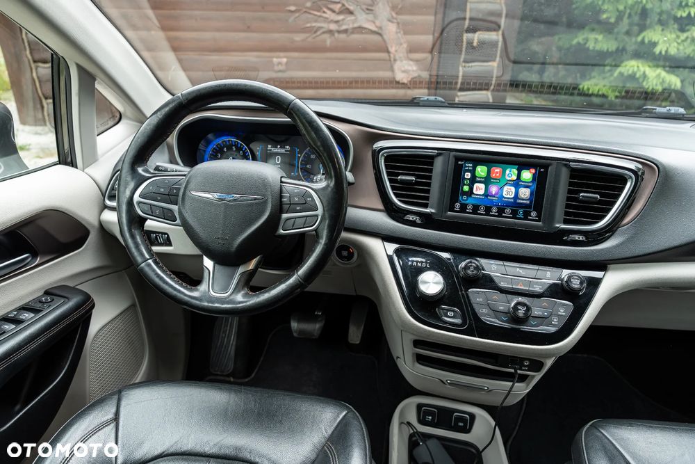 Chrysler Pacifica - 29