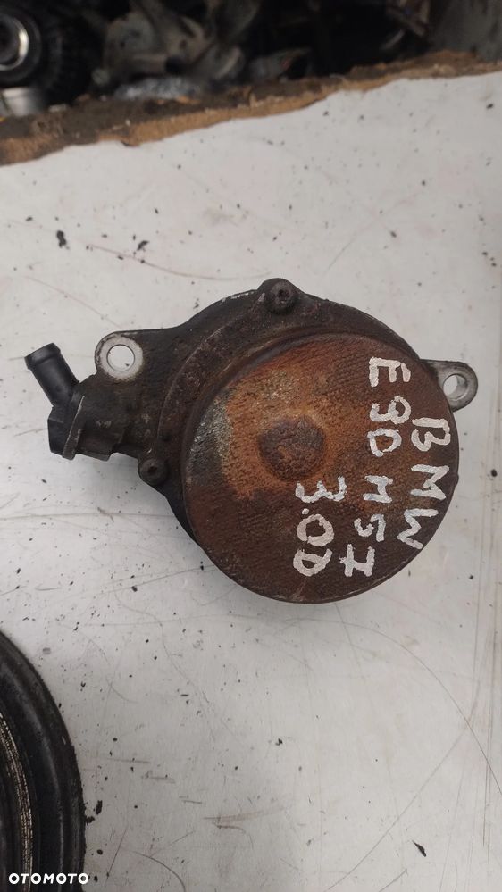 BMW E60 E90 M57  3,0d X3 X5 vacum pompa
