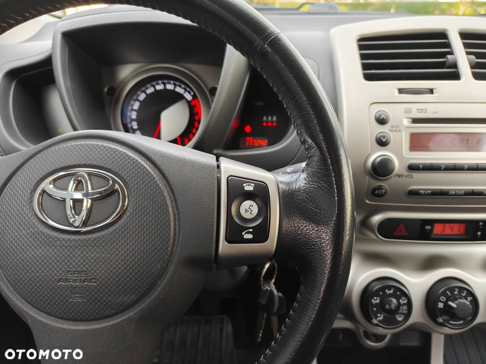 Toyota Urban Cruiser - 28