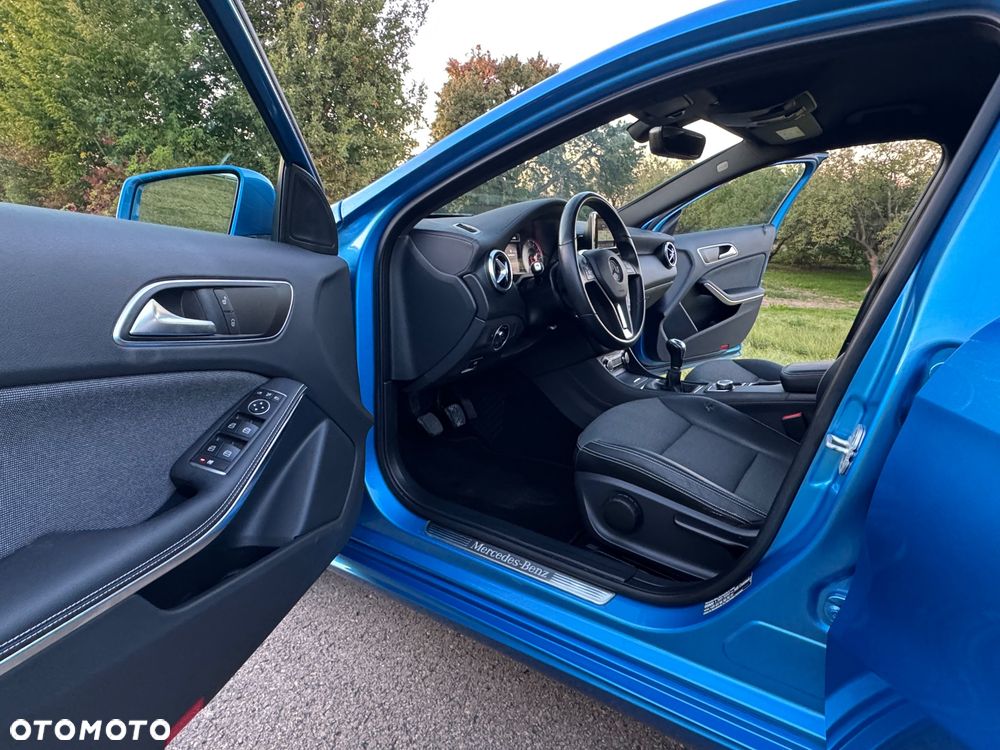 Mercedes-Benz Klasa A 180 (BlueEFFICIENCY) Urban - 23