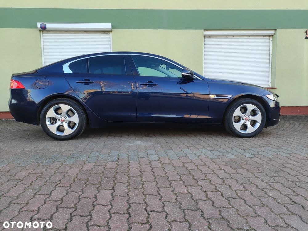 Jaguar XE - 18