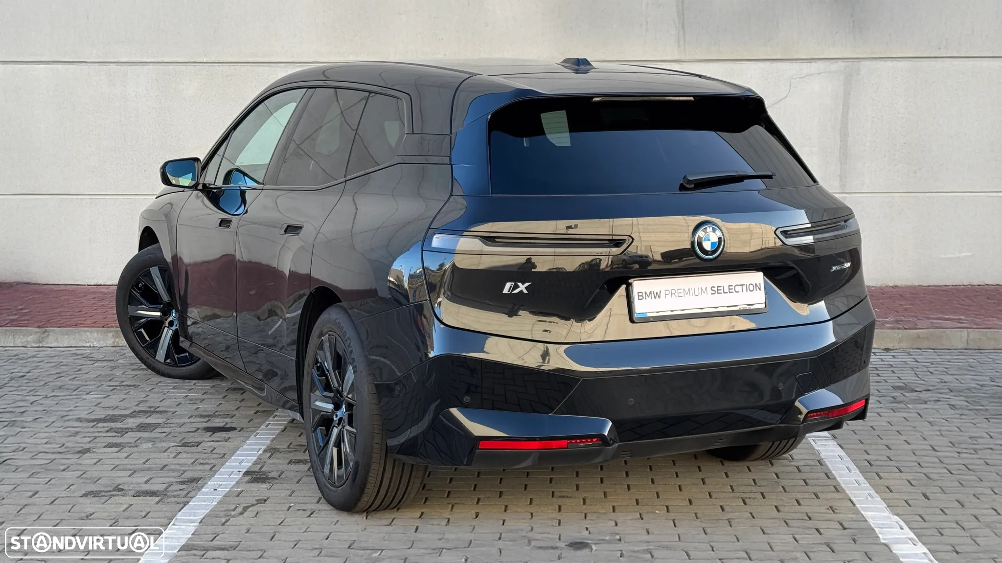 BMW iX xDrive 50 Pack Desportivo - 32