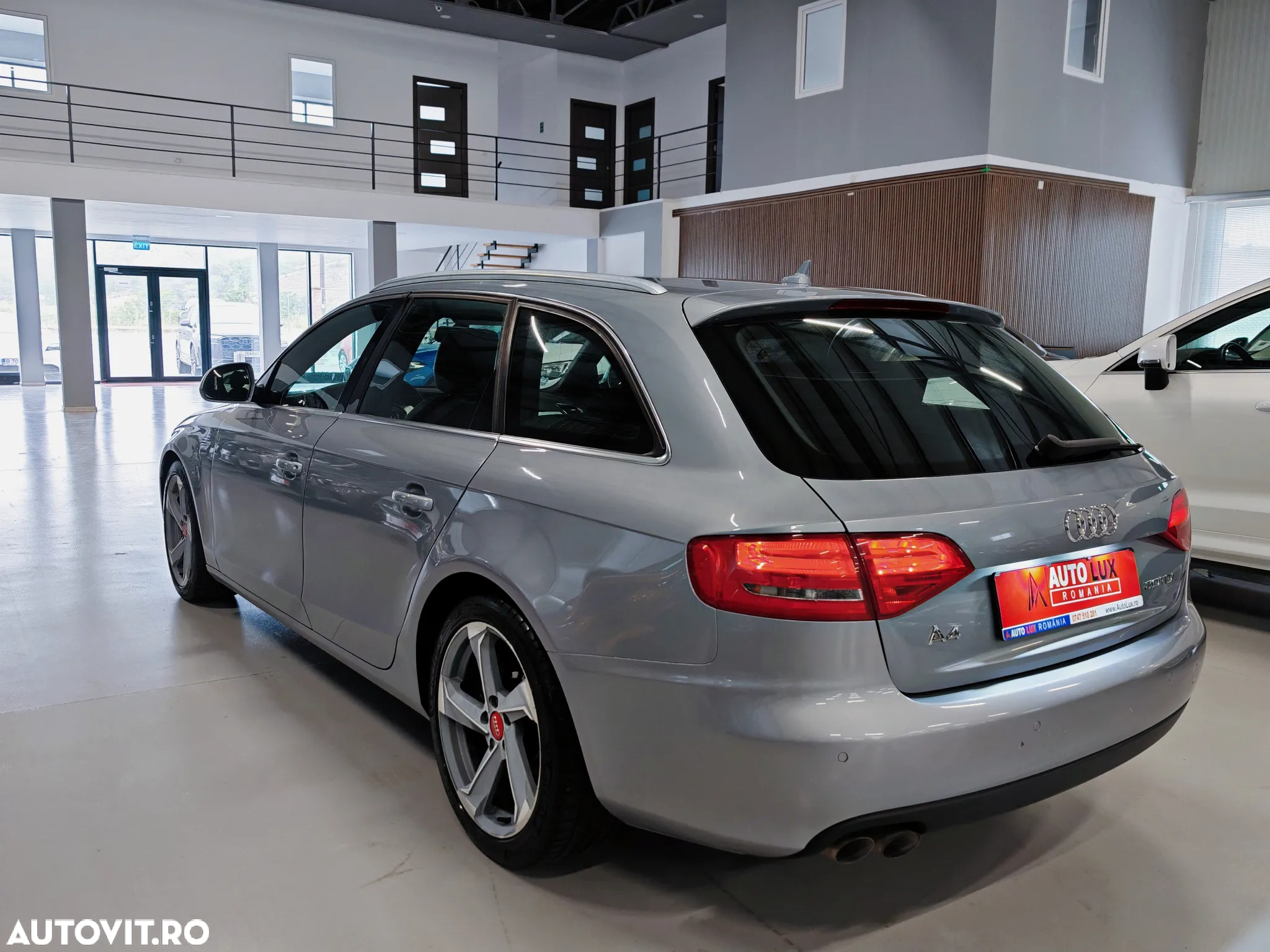Audi A4 Avant 2.0 TDI DPF multitronic S line Sportpaket - 4