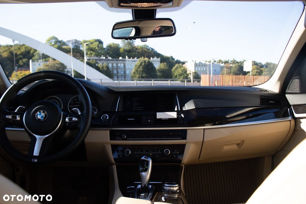 BMW Seria 5 528i xDrive - 21
