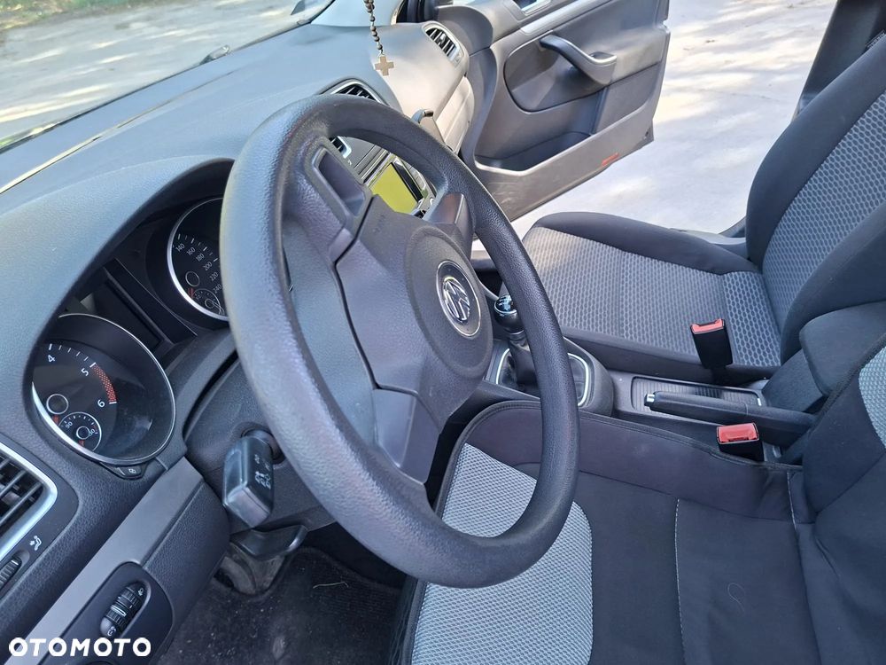 Volkswagen Golf 1.6 TDI DPF Trendline - 9
